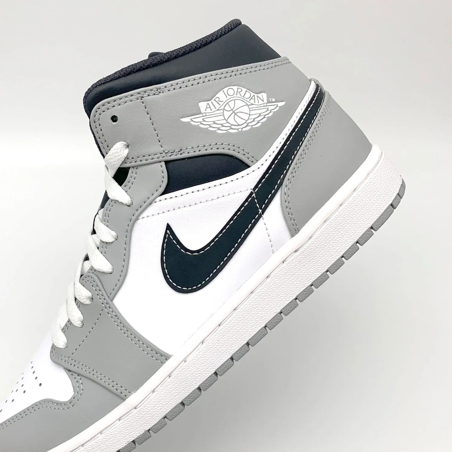 Jordan 1 Mid Light Smoke Grey Anthracite