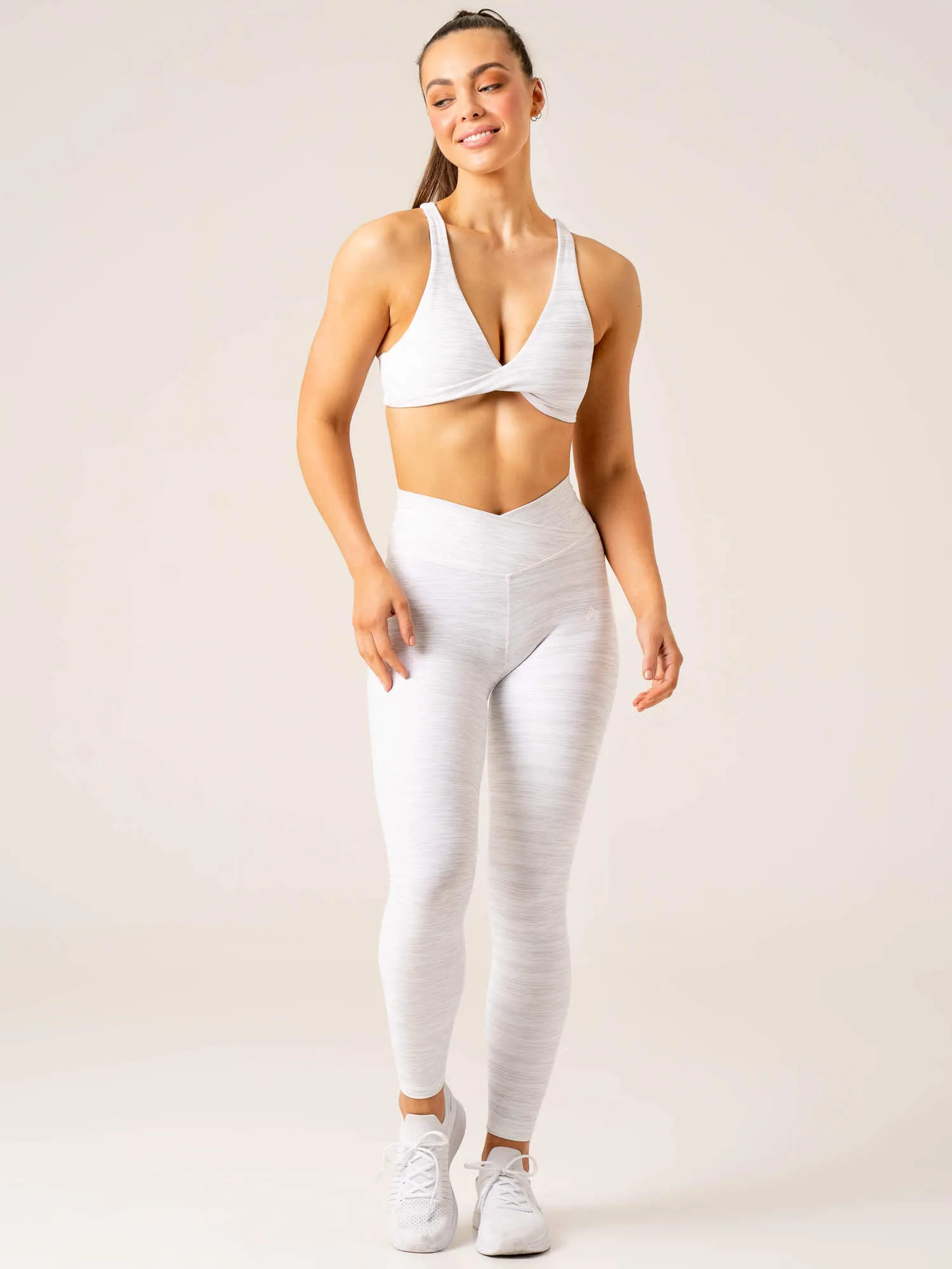 Momentum Twist Sports Bra - Snow Grey Marl